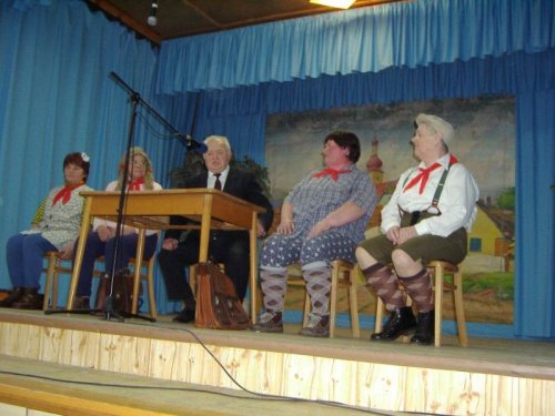 Hraje celá dědina aneb S veselou myslí na nesmysly. - 18.3.2006